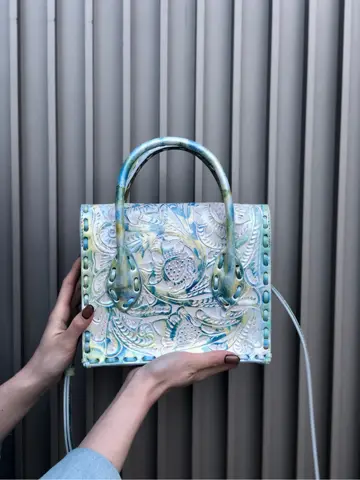 Carving Tribes 村上 麗華 コーディネート画像