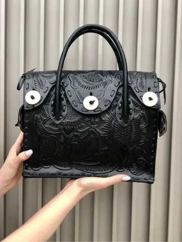 Carving Tribes 村上 麗華 コーディネート画像