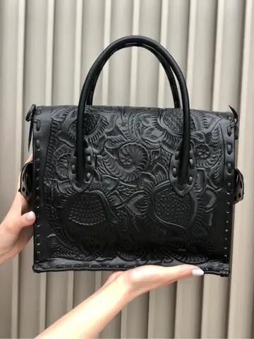 Carving Tribes 村上 麗華 コーディネート画像