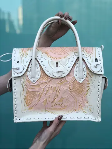 Carving Tribes 村上 麗華 コーディネート画像