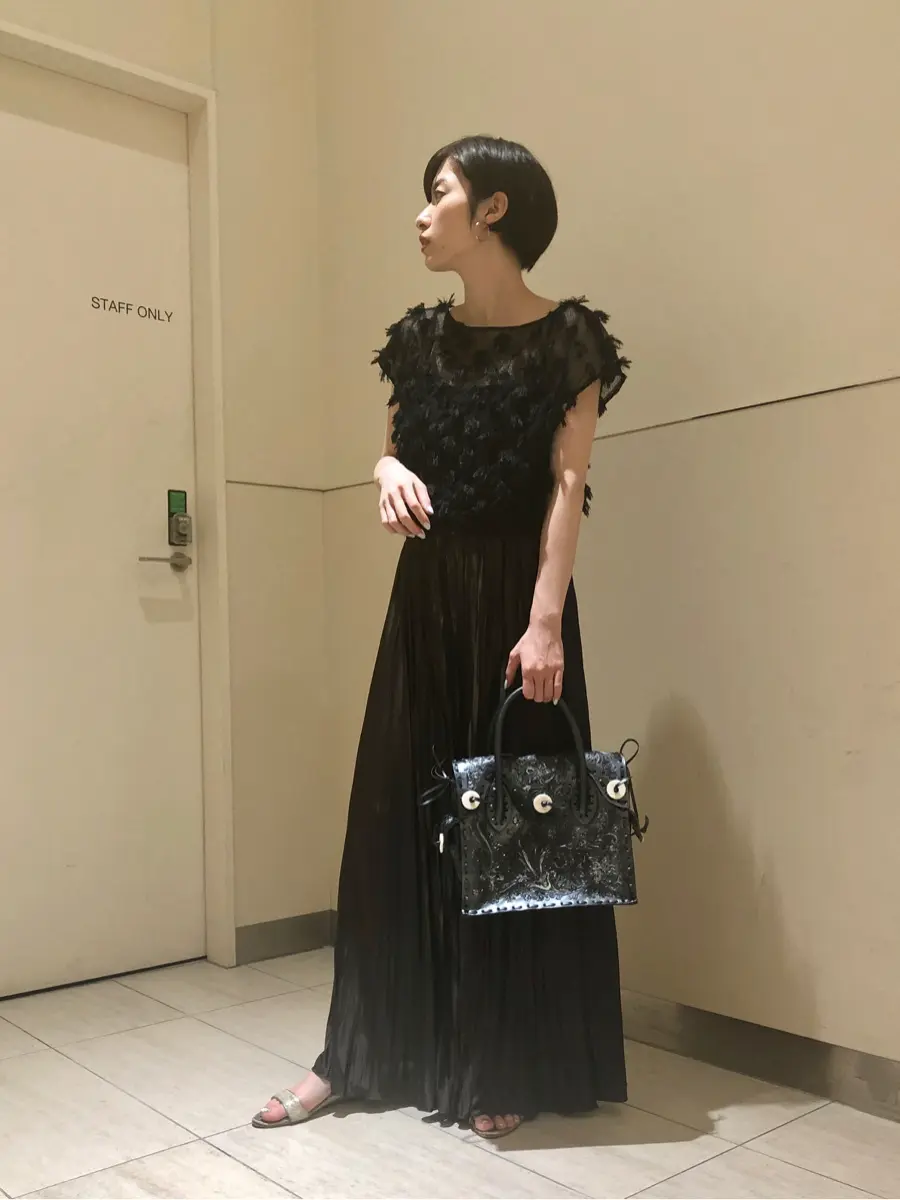 Carving Tribes 村上 麗華 コーディネート画像