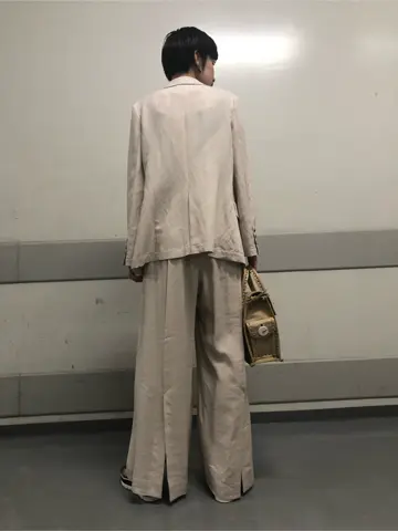 Carving Tribes 村上 麗華 コーディネート画像