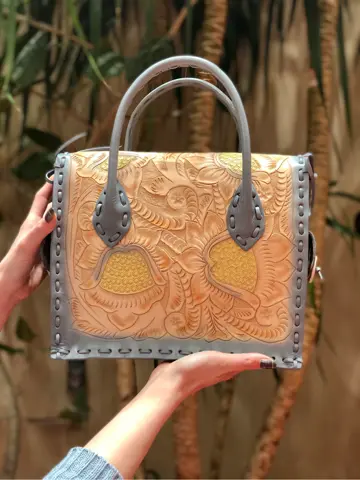 Carving Tribes 村上 麗華 コーディネート画像