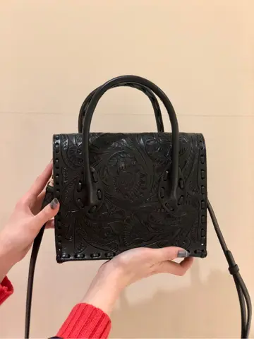 Carving Tribes 村上 麗華 コーディネート画像