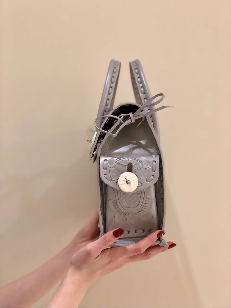 Carving Tribes 村上 麗華 コーディネート画像