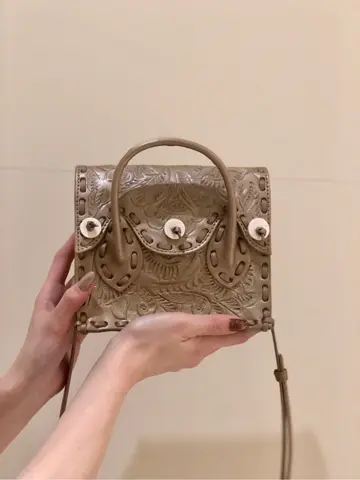 Carving Tribes 村上 麗華 コーディネート画像