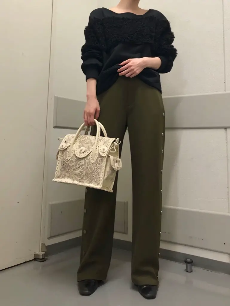 Carving Tribes 村上 麗華 コーディネート画像