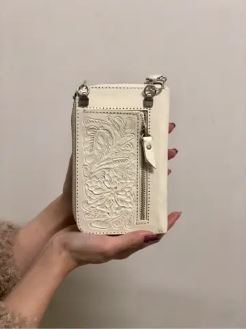 Carving Tribes 村上 麗華 コーディネート画像