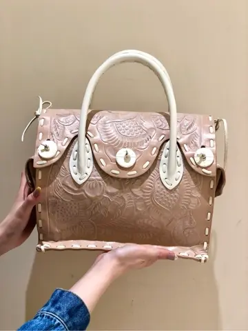 Carving Tribes 村上 麗華 コーディネート画像