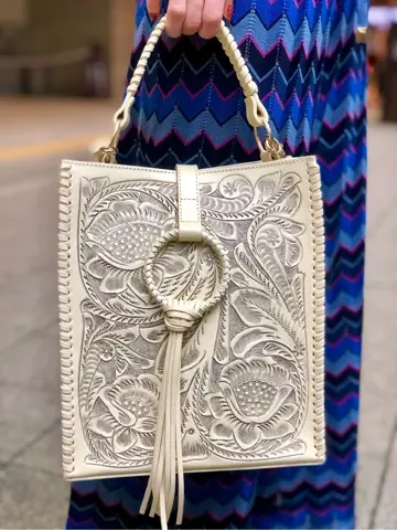 Carving Tribes 村上 麗華 コーディネート画像