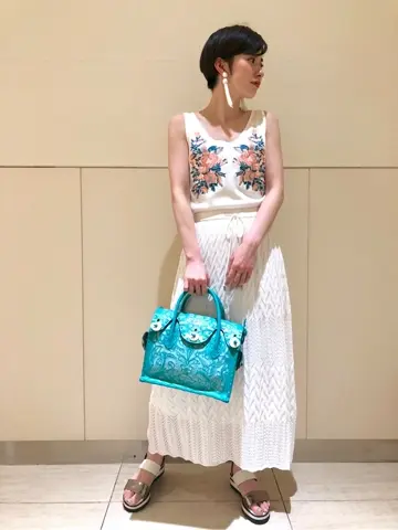 Carving Tribes 村上 麗華 コーディネート画像