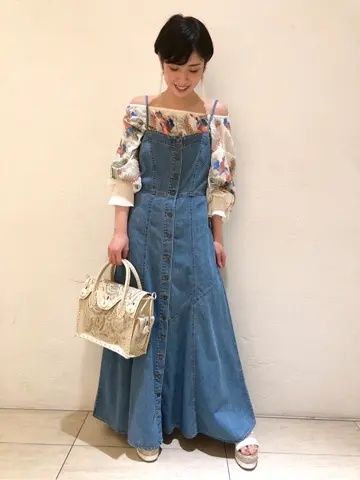 Carving Tribes 村上 麗華 コーディネート画像