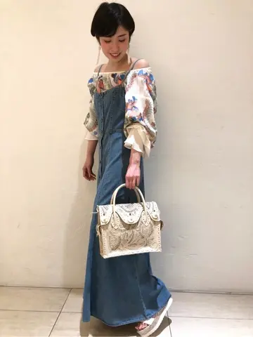 Carving Tribes 村上 麗華 コーディネート画像