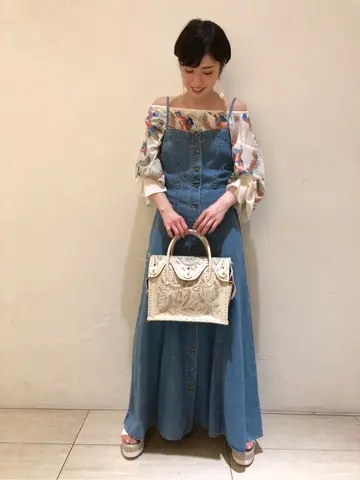 Carving Tribes 村上 麗華 コーディネート画像