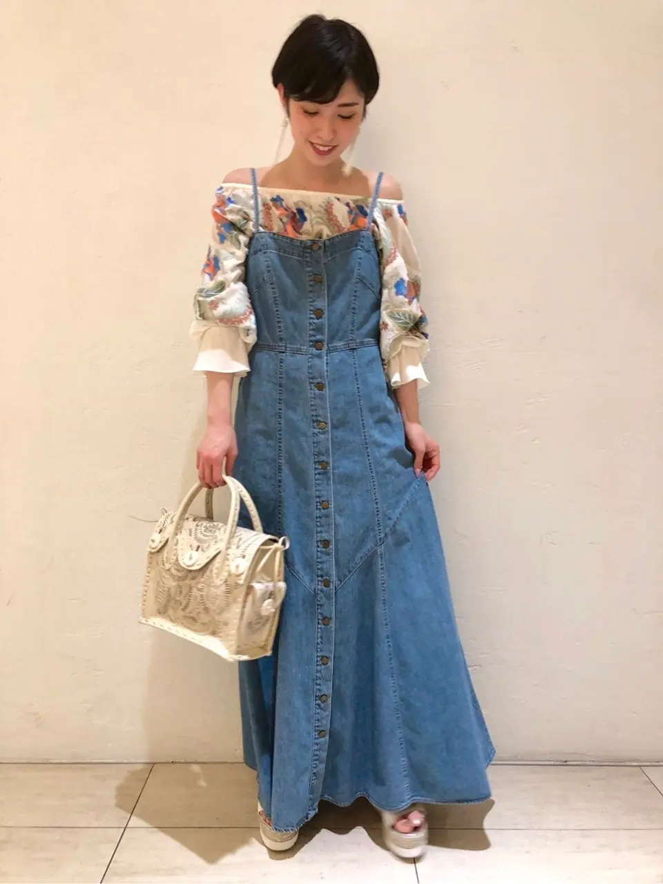 Carving Tribes 村上 麗華 コーディネート画像