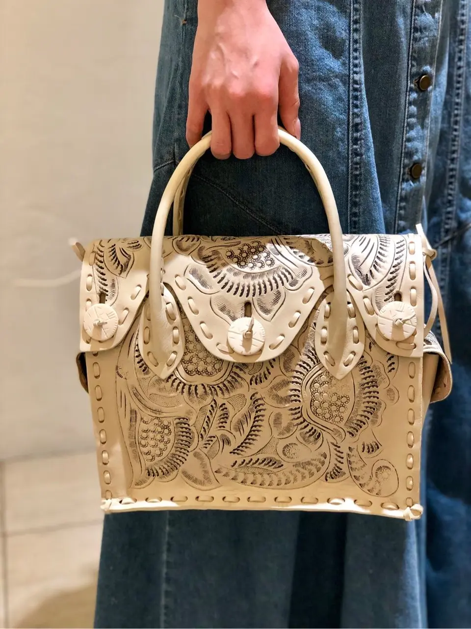 Carving Tribes 村上 麗華 コーディネート画像