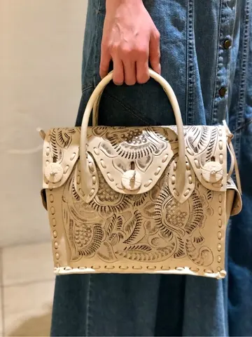 Carving Tribes 村上 麗華 コーディネート画像