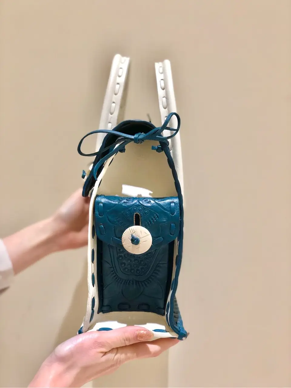 Carving Tribes 村上 麗華 コーディネート画像