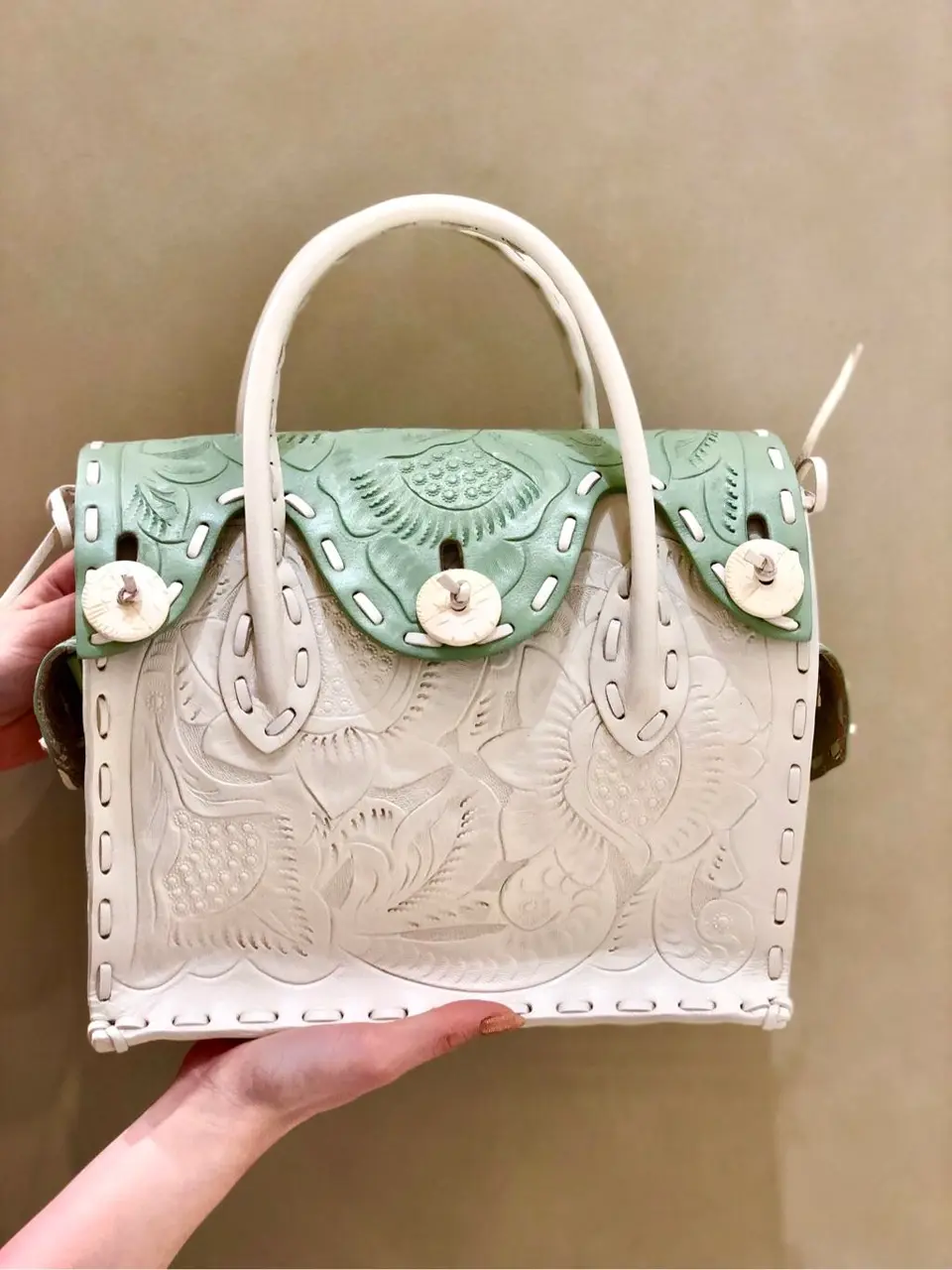 Carving Tribes 村上 麗華 コーディネート画像