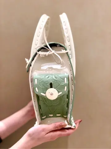 Carving Tribes 村上 麗華 コーディネート画像