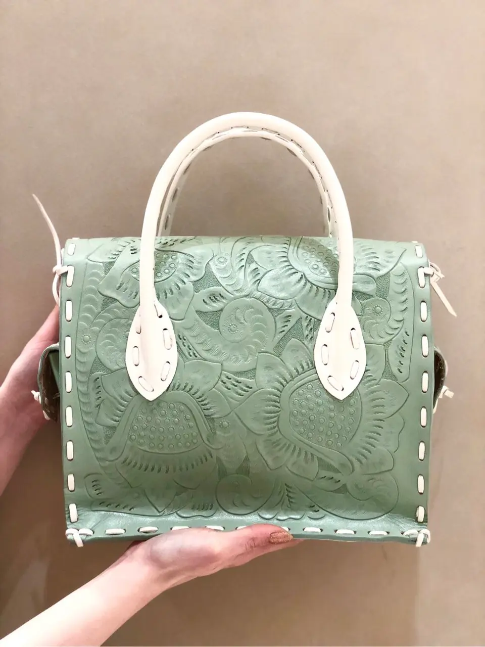 Carving Tribes 村上 麗華 コーディネート画像