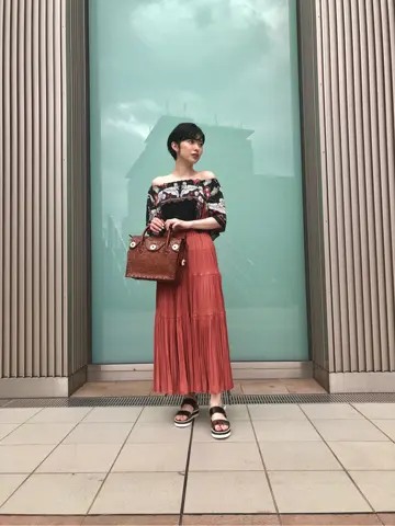 Carving Tribes 村上 麗華 コーディネート画像