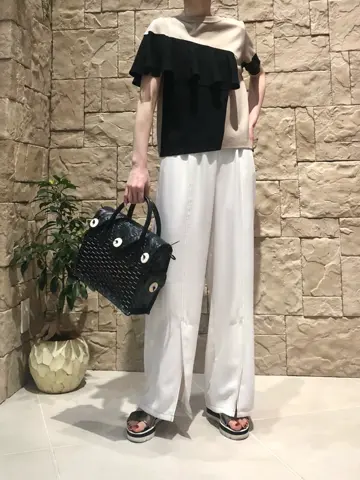 Carving Tribes 村上 麗華 コーディネート画像