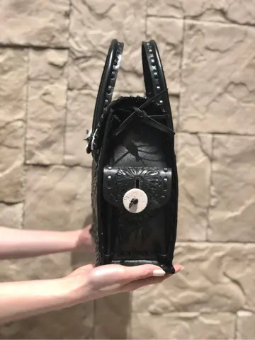 Carving Tribes 村上 麗華 コーディネート画像