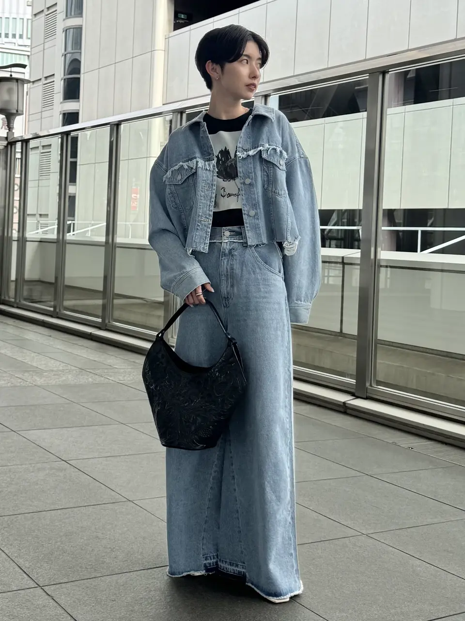 Carving Tribes 村上 麗華 コーディネート画像