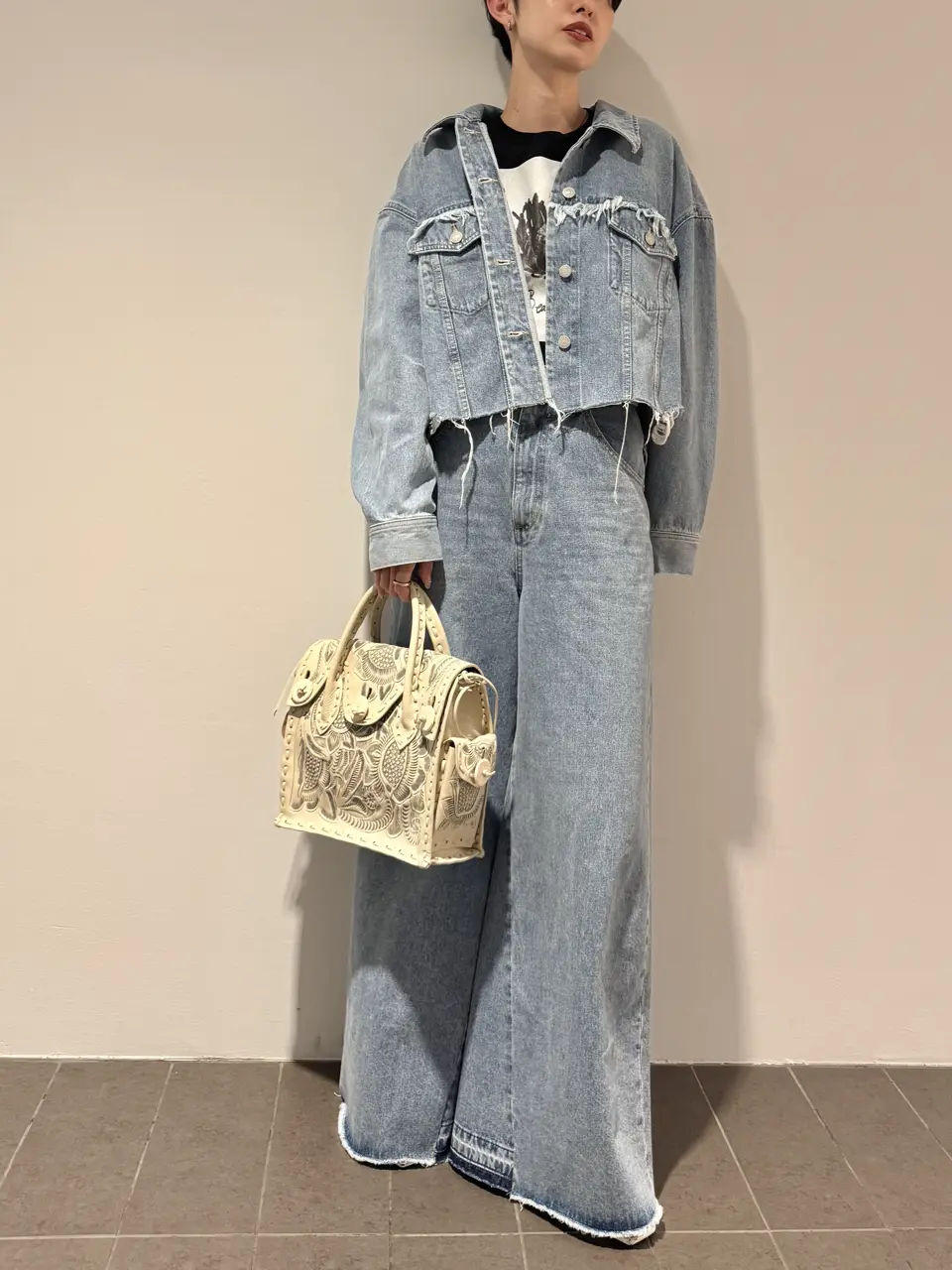 Carving Tribes 村上 麗華 コーディネート画像