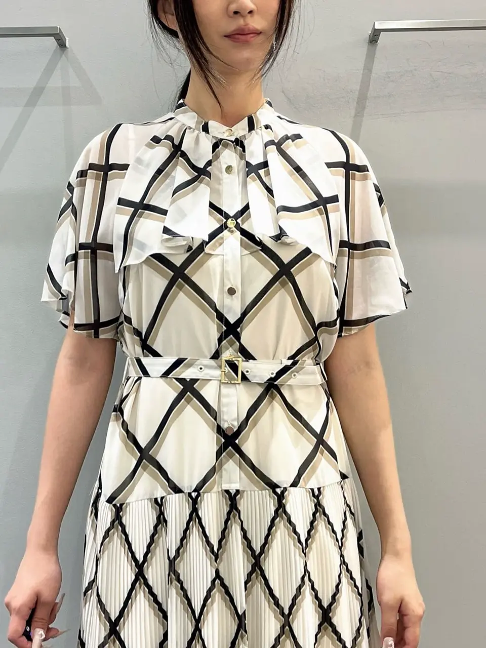 ORIGINATED IN GRACE CONTINENTAL Moe コーディネート画像