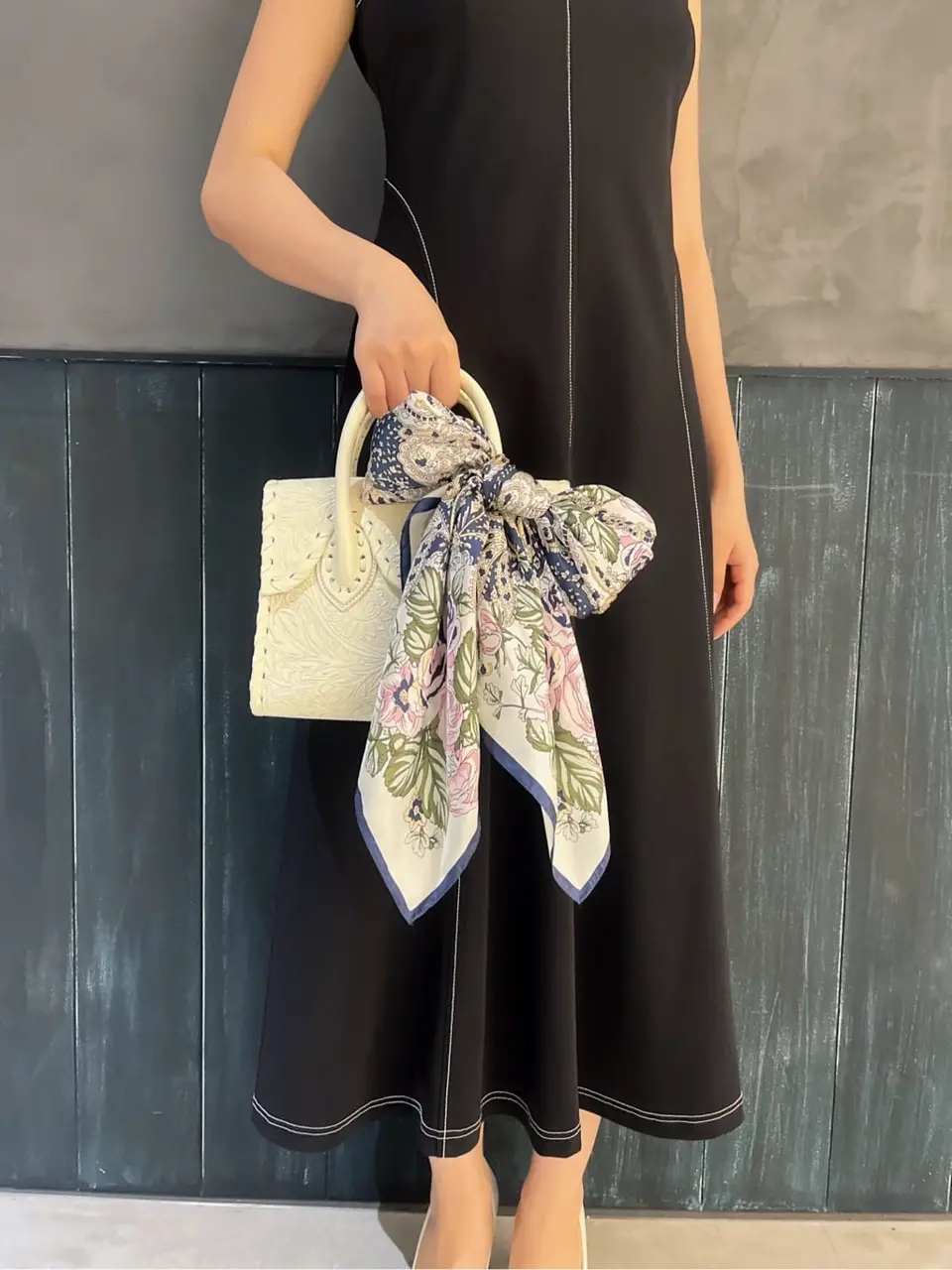 ORIGINATED IN GRACE CONTINENTAL Moe コーディネート画像