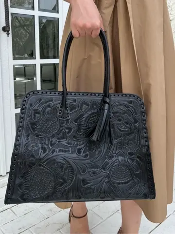 ORIGINATED IN GRACE CONTINENTAL Moe コーディネート画像