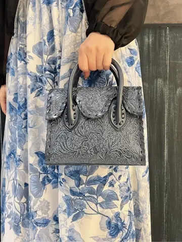 ORIGINATED IN GRACE CONTINENTAL Moe コーディネート画像