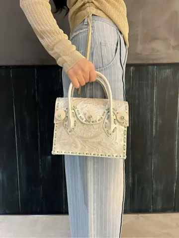 ORIGINATED IN GRACE CONTINENTAL Moe コーディネート画像