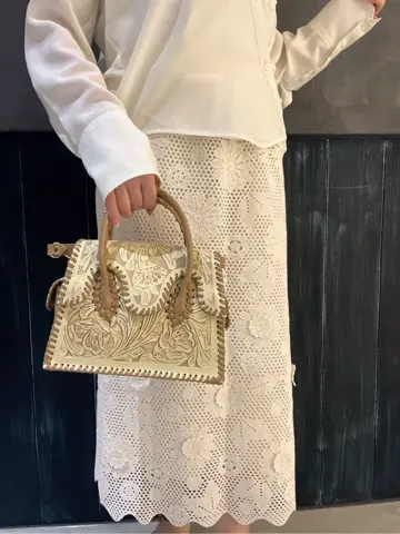 ORIGINATED IN GRACE CONTINENTAL Moe コーディネート画像