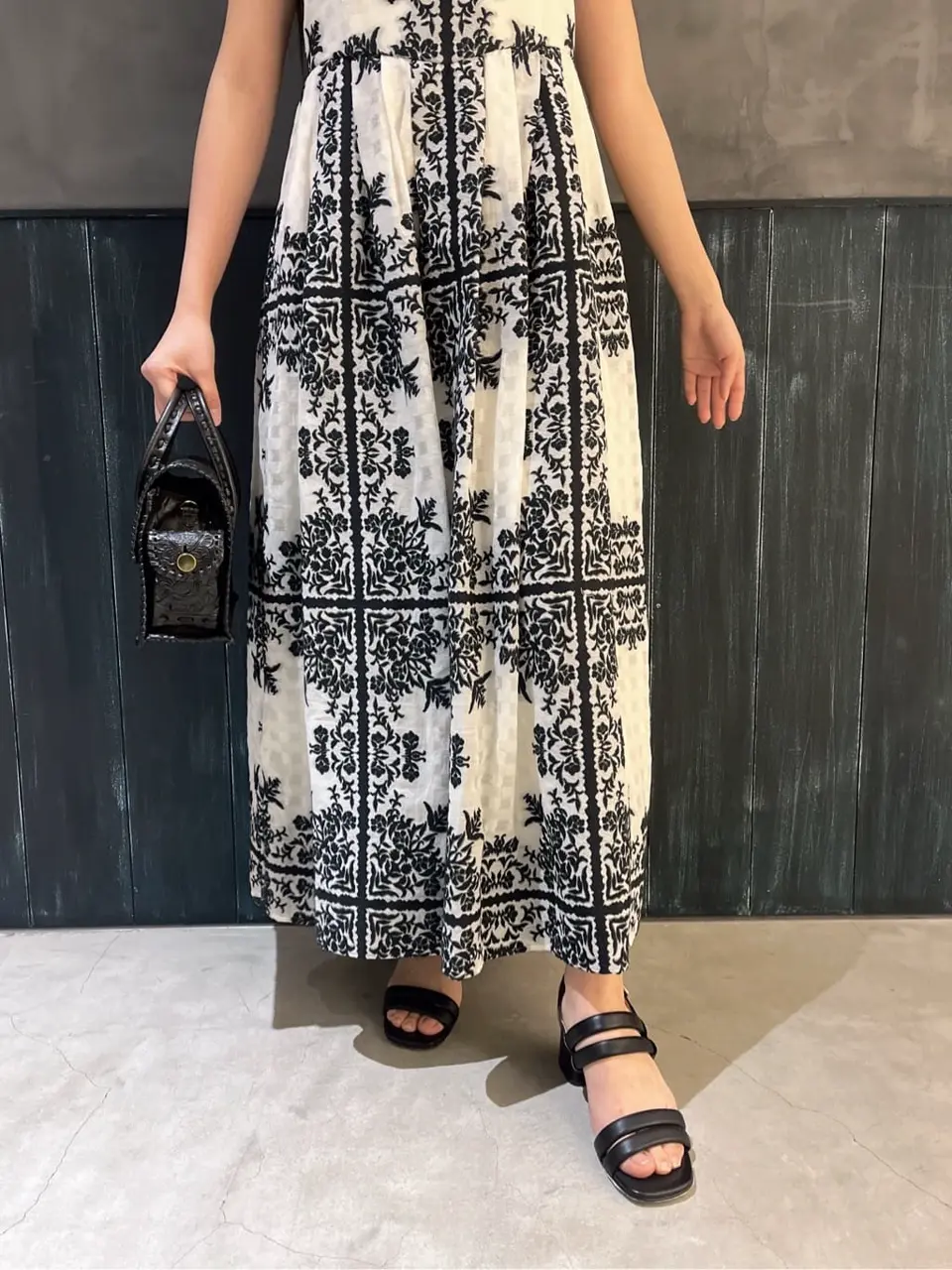 ORIGINATED IN GRACE CONTINENTAL Moe コーディネート画像