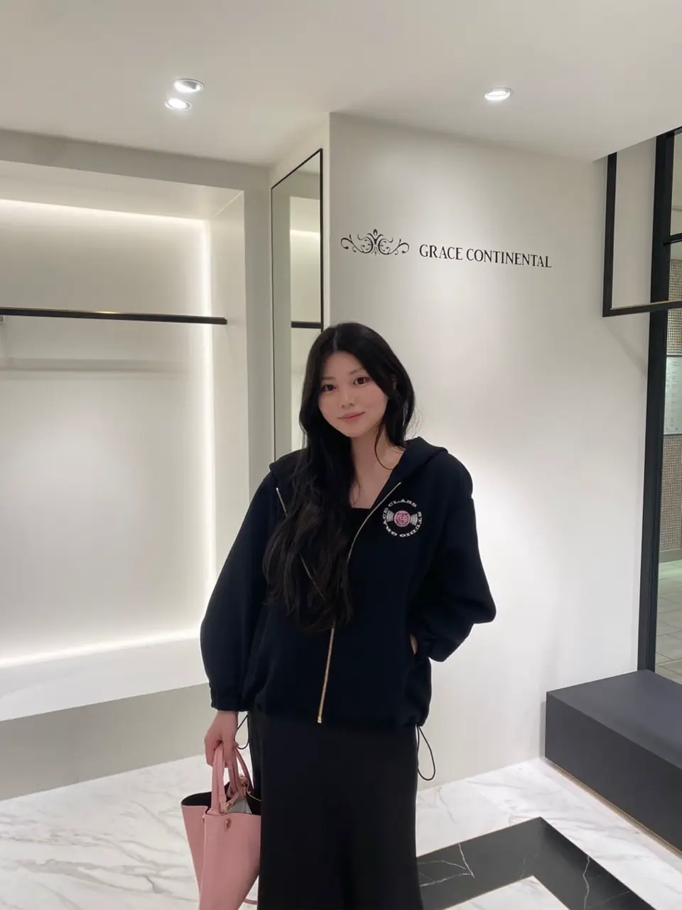 ORIGINATED IN GRACE CONTINENTAL watanabe コーディネート画像