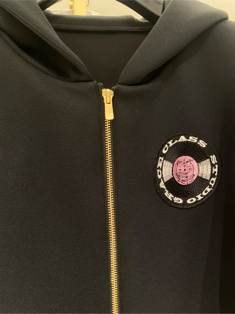 ORIGINATED IN GRACE CONTINENTAL watanabe コーディネート画像