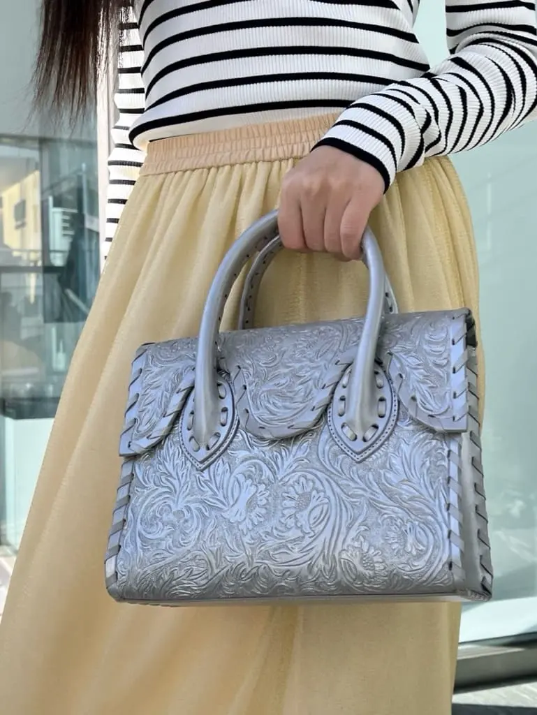 ORIGINATED IN GRACE CONTINENTAL Moe コーディネート画像