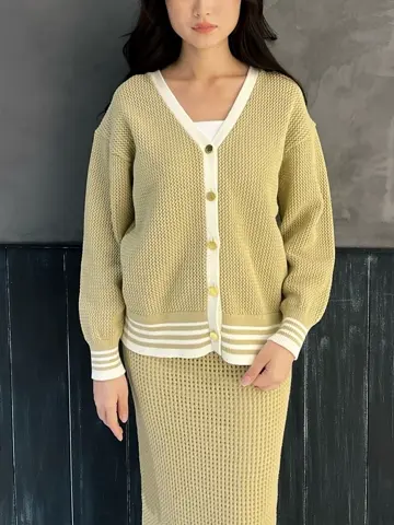 ORIGINATED IN GRACE CONTINENTAL Moe コーディネート画像