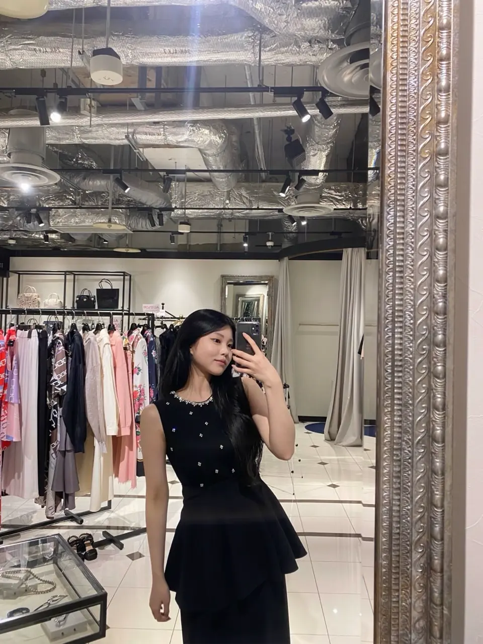 ORIGINATED IN GRACE CONTINENTAL watanabe コーディネート画像