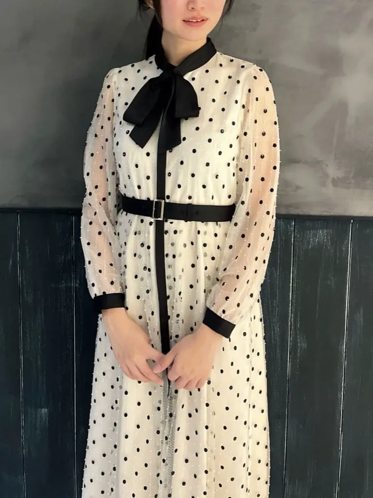 ORIGINATED IN GRACE CONTINENTAL Moe コーディネート画像