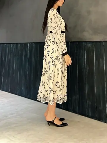 ORIGINATED IN GRACE CONTINENTAL Moe コーディネート画像