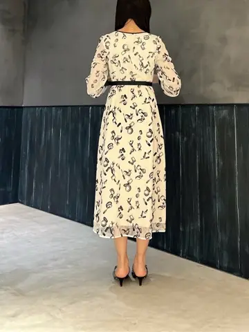 ORIGINATED IN GRACE CONTINENTAL Moe コーディネート画像