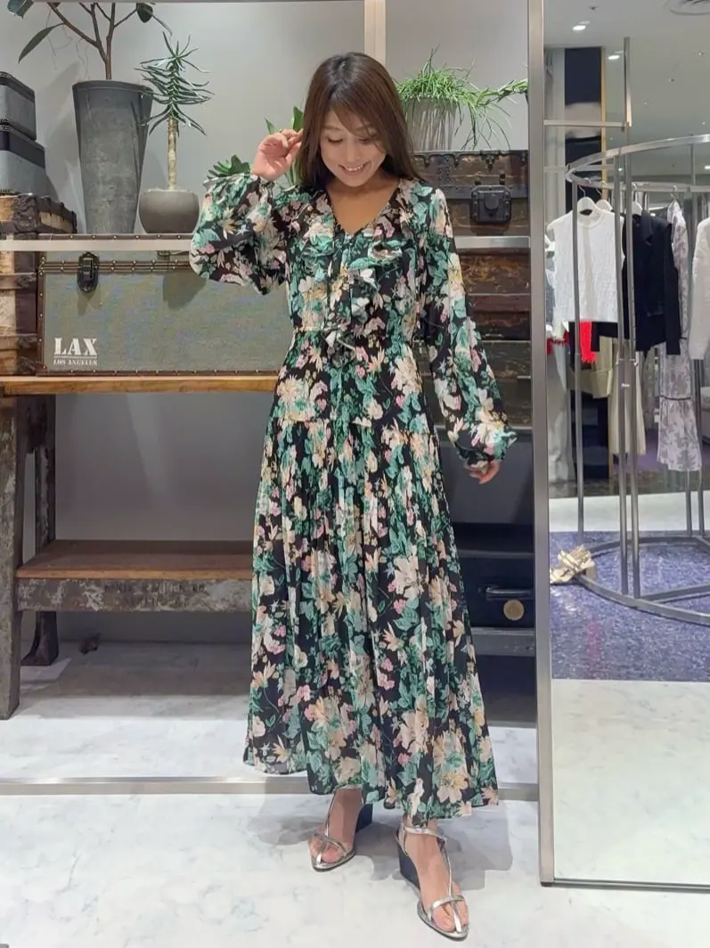 ORIGINATED IN GRACE CONTINENTAL yukimi yonee コーディネート画像