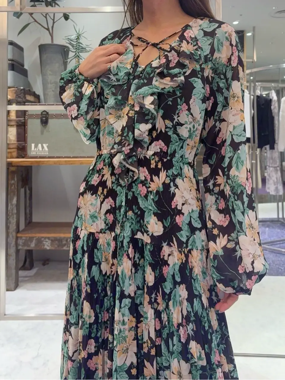 ORIGINATED IN GRACE CONTINENTAL yukimi yonee コーディネート画像