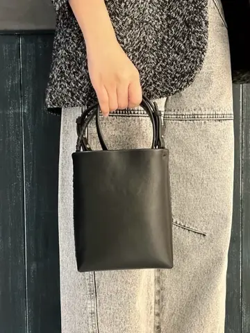 ORIGINATED IN GRACE CONTINENTAL Moe コーディネート画像