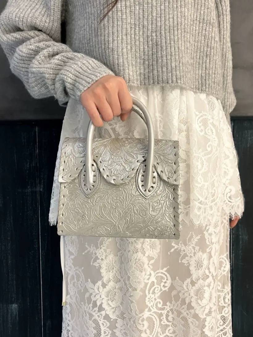 ORIGINATED IN GRACE CONTINENTAL Moe コーディネート画像