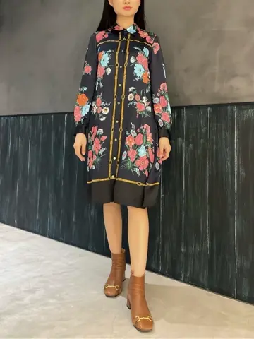 ORIGINATED IN GRACE CONTINENTAL Moe コーディネート画像